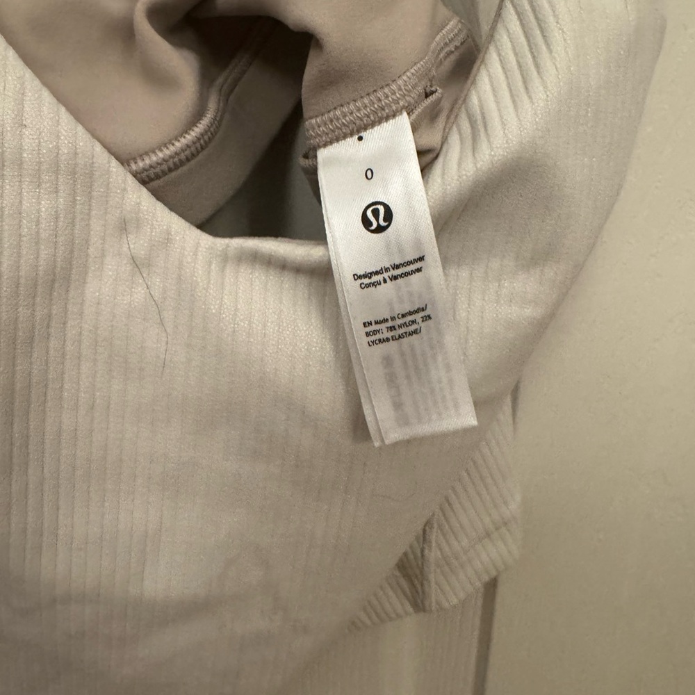 Lululemon aligned tank top - Picture 4 of 4